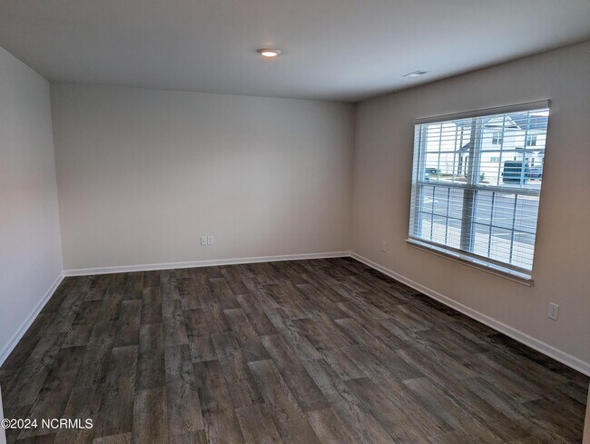 Building Photo - 4105 Laurel Rdg Dr