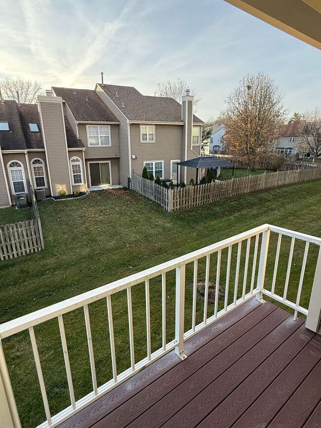 Foto del edificio - 2704 Tarnbrook Dr