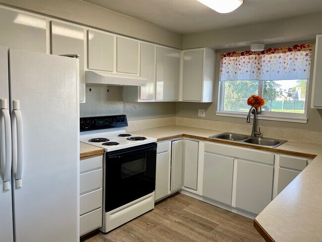 Foto del edificio - 4410 E Locust Ln