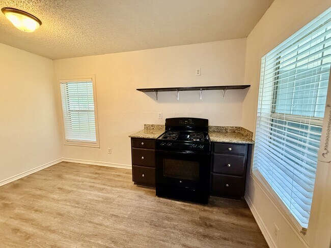 Foto del edificio - 4709 Penrose Ave