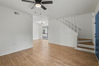 Building Photo - 2119 Barr St