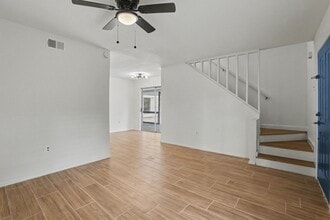 Building Photo - 2119 Barr St
