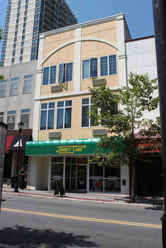 New Brunswick Studio Apartment - 380 George St