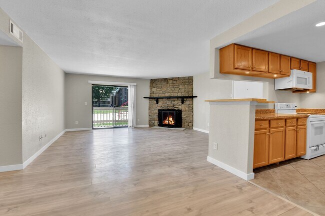 Foto del edificio - Ground Level 3BD/2BA Condo in great location, no stairs!