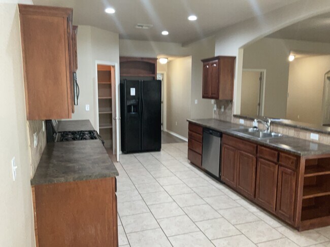 Foto del edificio - 4560 S 204th E Ave