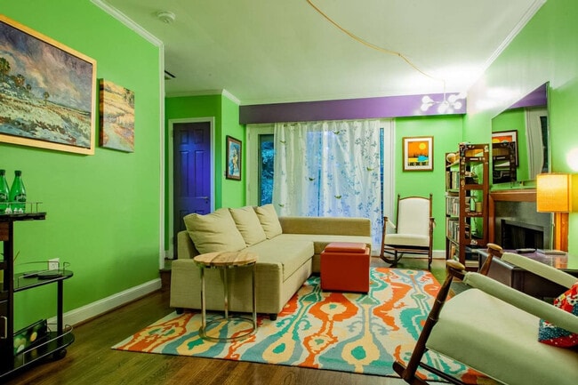 Building Photo - 3708 Albemarle St NW