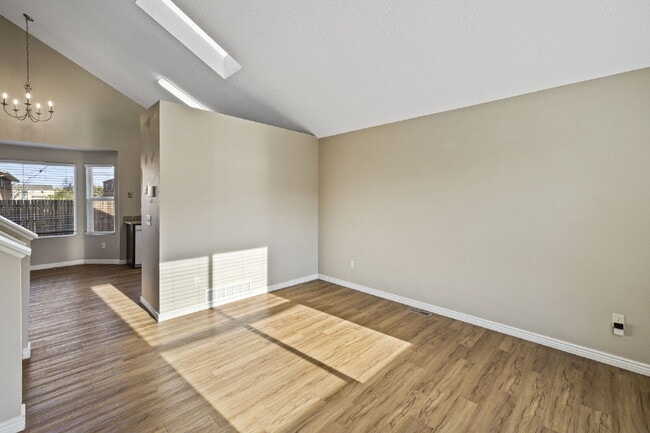 Building Photo - Convenient, Comfortable, and Close to Fort Carson and I-25! – 3BR Tri-Level in Colorado Springs!