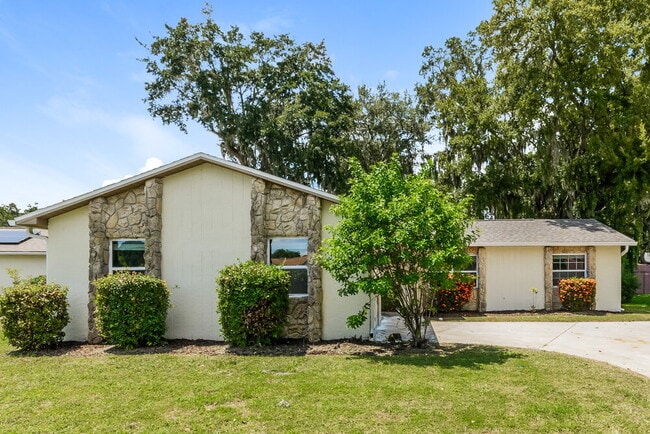 Building Photo - 2426 Sable Dr