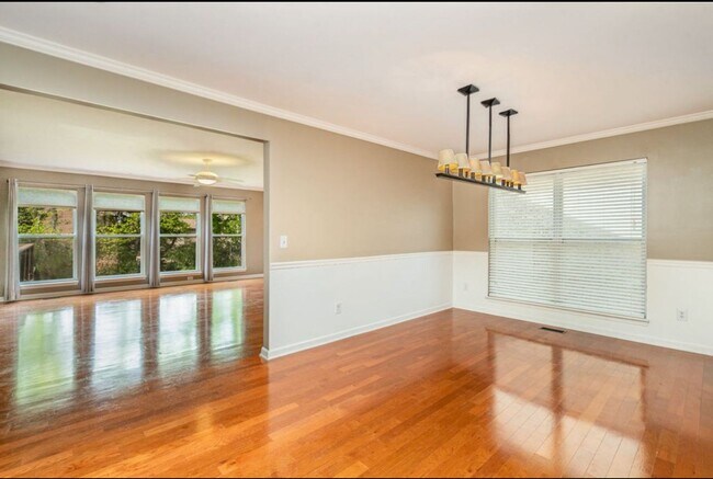 Building Photo - 4 bed/ 2.5 bath in Hermitage TN