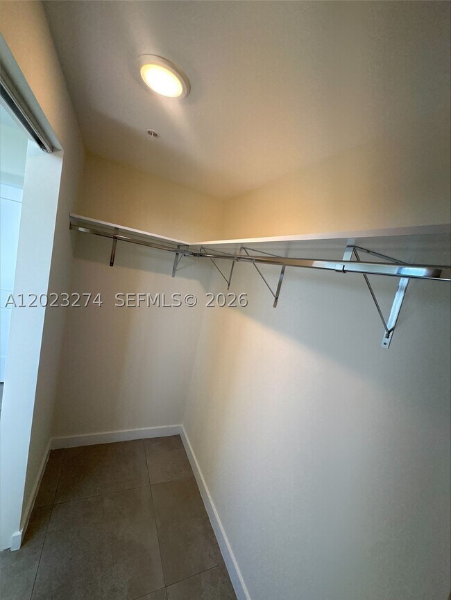 Building Photo - 16395 Biscayne Blvd