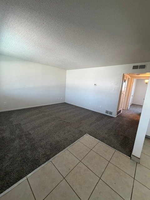 Building Photo - 3044 N Fruit Ave