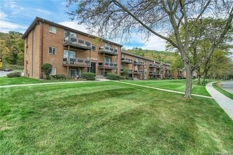 Building Photo - 15 Tanager Rd
