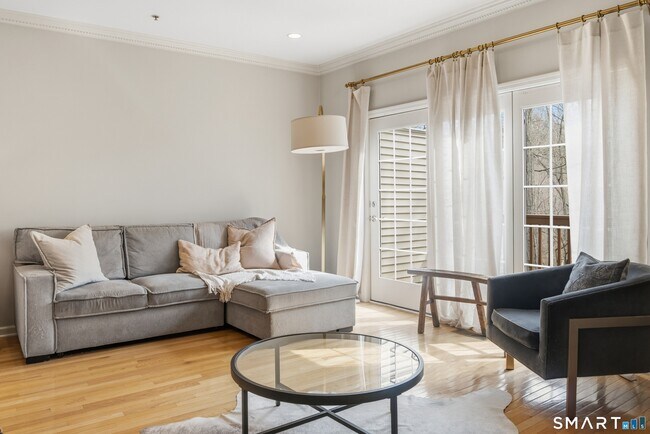 Foto del edificio - 570 Danbury Rd