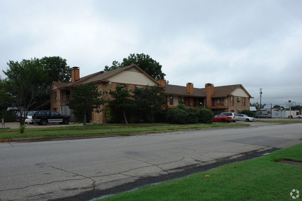 Building Photo - 1603 N Garrett Ave