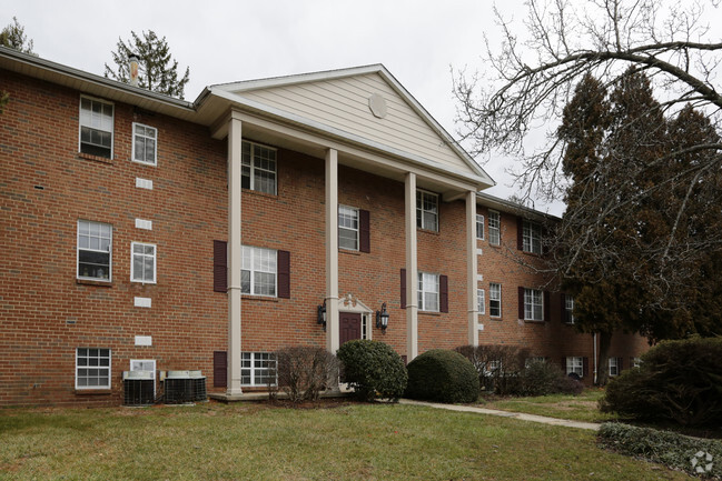 Building Photo - Fairfield Apartments