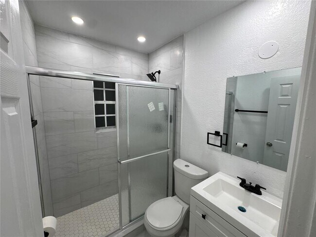 Foto del edificio - 830 SW 6th St
