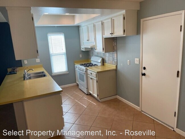 Building Photo - 3 br, 2 bath House - 1825 Vista Creek Dr.