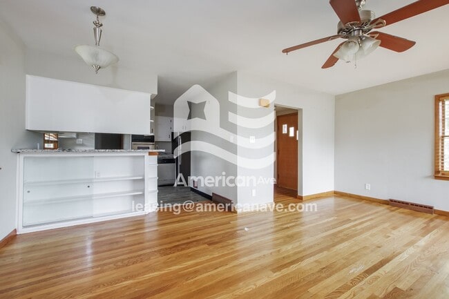 Building Photo - 4728 Roosevelt Ave