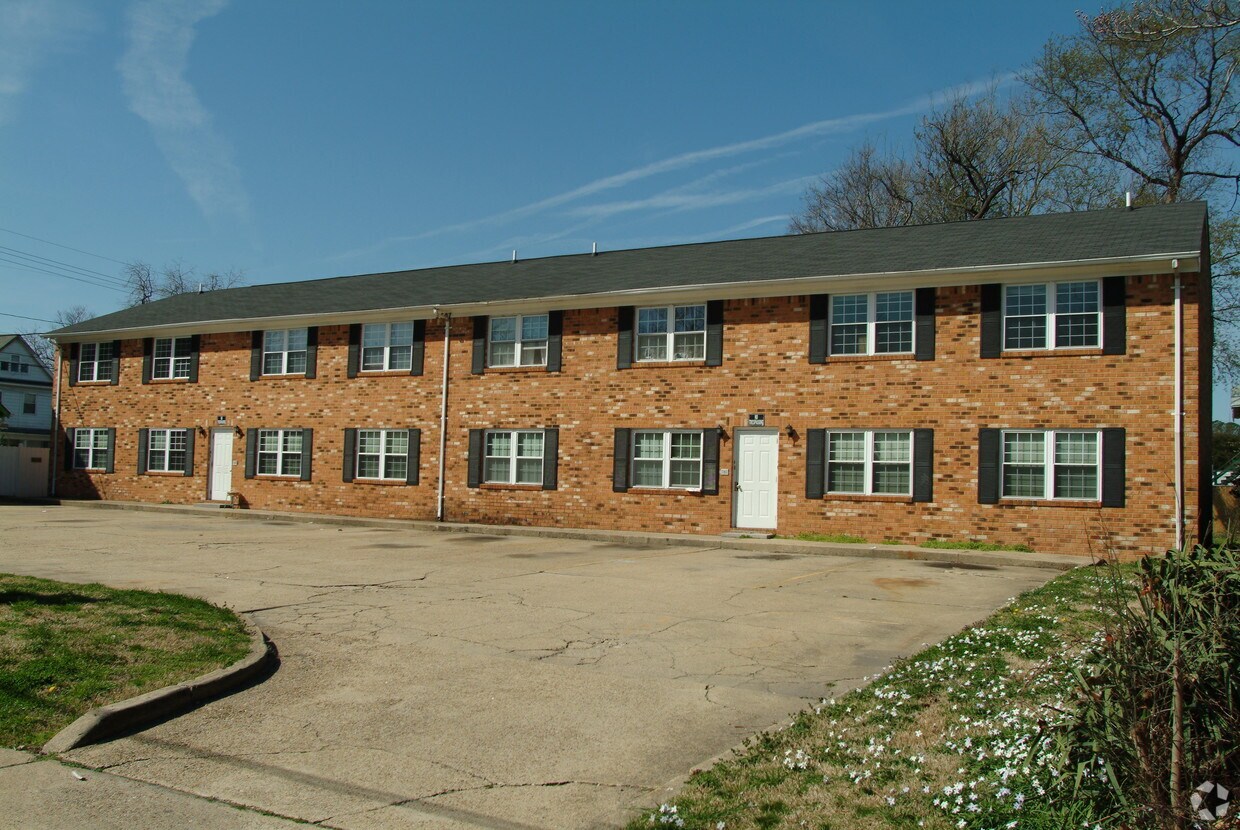 Foto del edificio - 2607 Gosnold Ave
