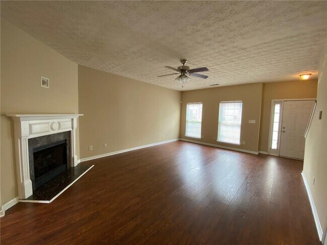 Foto del edificio - 646 Kenridge Dr