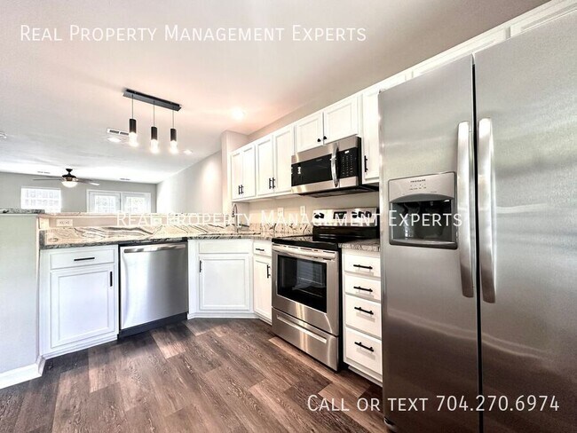 Foto del edificio - 8246 Rudolph Rd