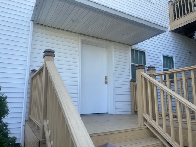 Building Photo - 1718 Linden Ave