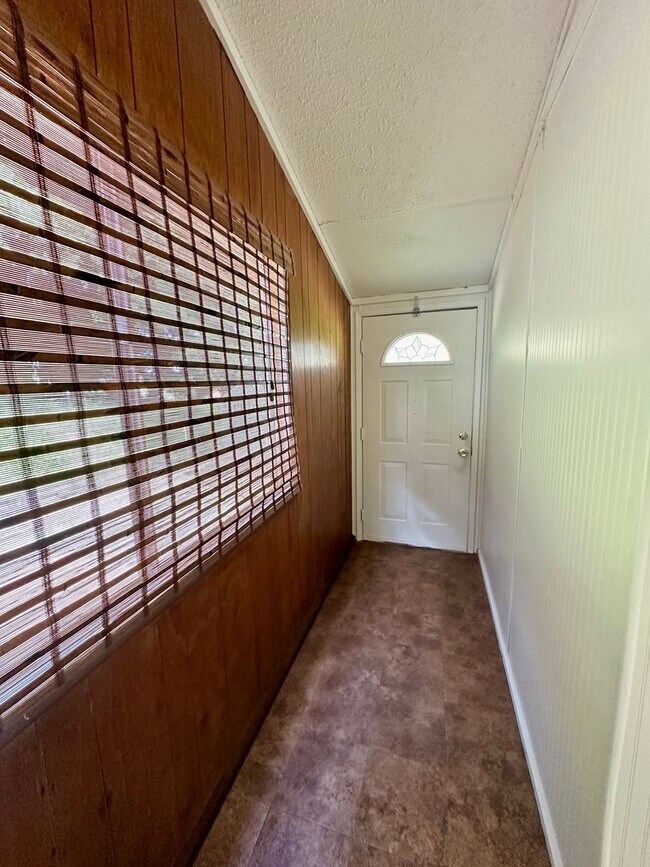 Foto del edificio - Country 2 Bedroom Available 10/06/2024