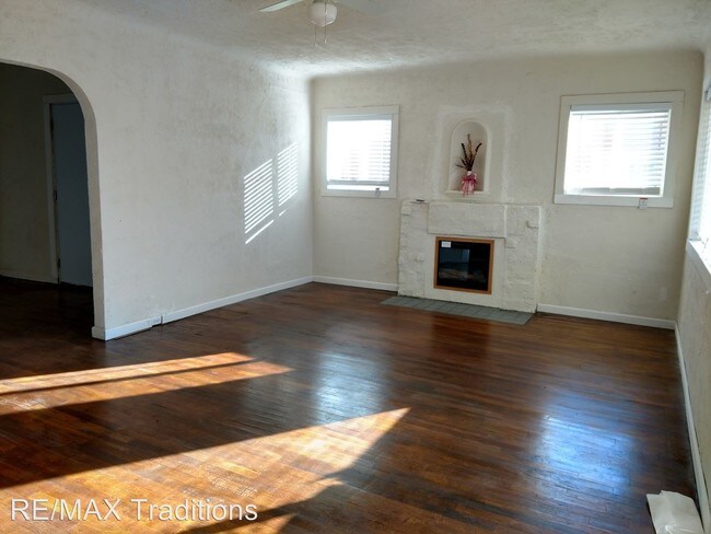 Building Photo - 3 br, 2 bath House - 610 W Buffalo St.
