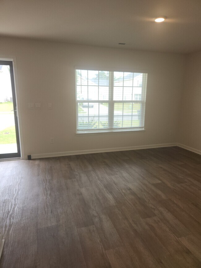 Foto del edificio - 4517 Sandstone Dr