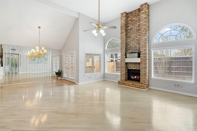 Building Photo - 12800 Briar Forest Dr