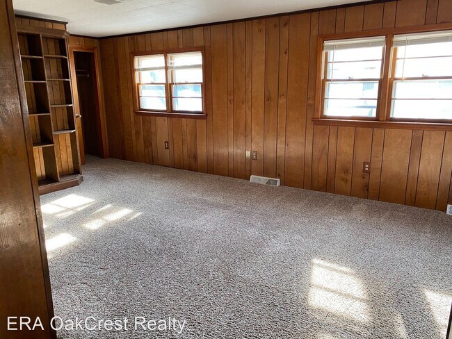 Building Photo - 3 br, 1.5 bath House - 105 Fay Street
