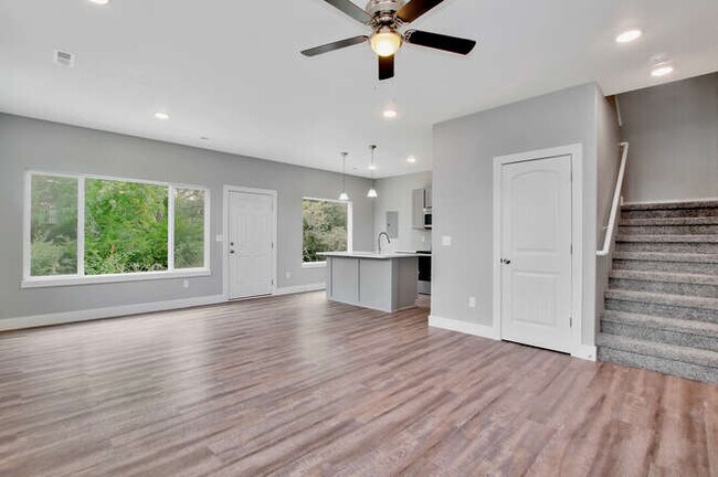Foto del edificio - 4761 E 45th St N