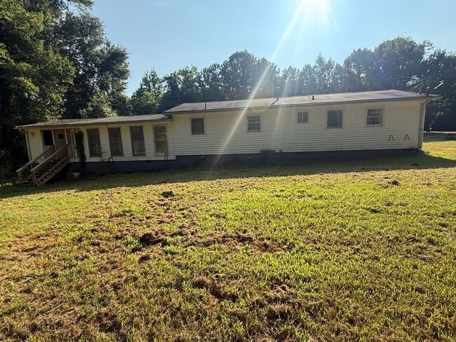 Foto del edificio - 593 Holbrook Rd