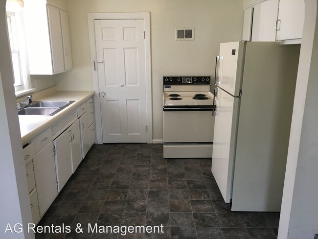 Foto del edificio - 3 br, 1 bath House - 718 E Rudisill Blvd