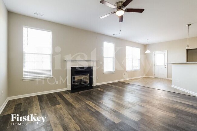 Foto del edificio - 1400 Chimney Ridge Dr