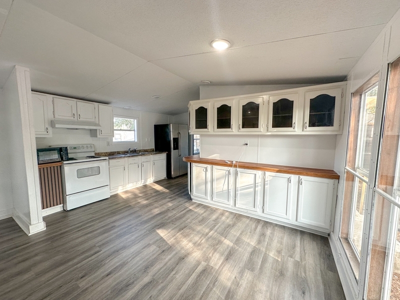 Primary Photo - 117 Beach Dr