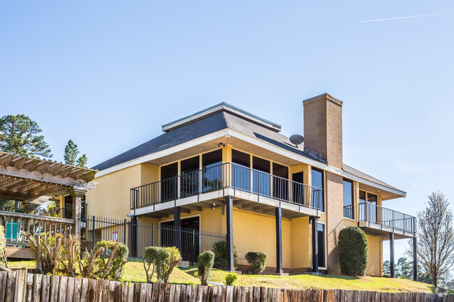 Building Photo - Cross Lake Apartments