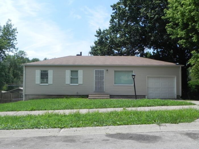 Primary Photo - 9308 Stark Ave