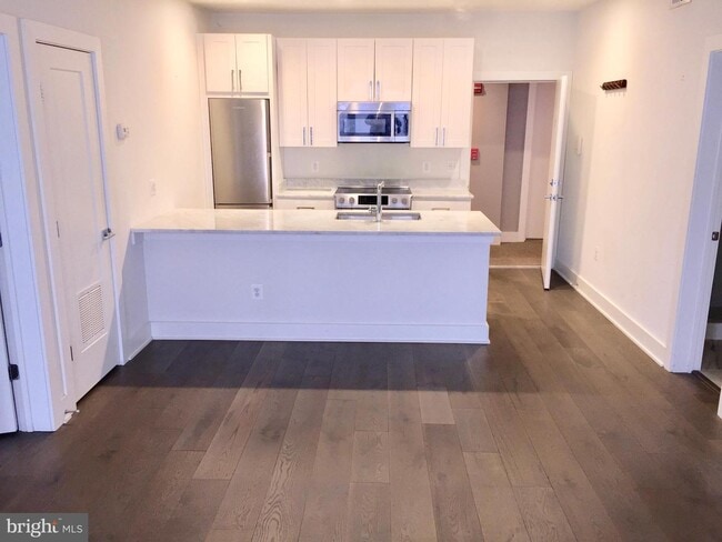 Kitchen - 1412 Chapin St NW