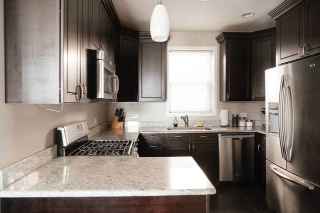 Building Photo - 3835 N Western Ave