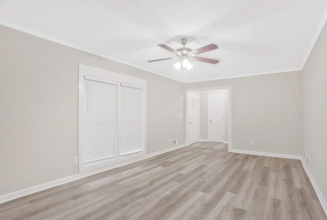 Foto del edificio - 415 Raven Springs Trl