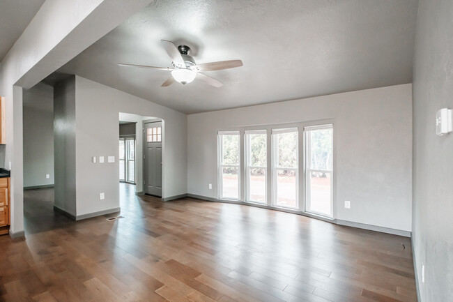 Foto del edificio - 2670 Sunmeadow Ct NE