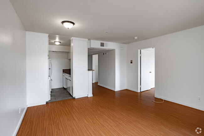 2HAB, 2BA - 850 ft² - 516 Glenrock Avenue