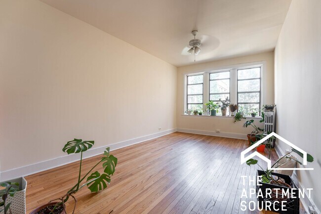 Building Photo - 1534 N Kedzie Ave