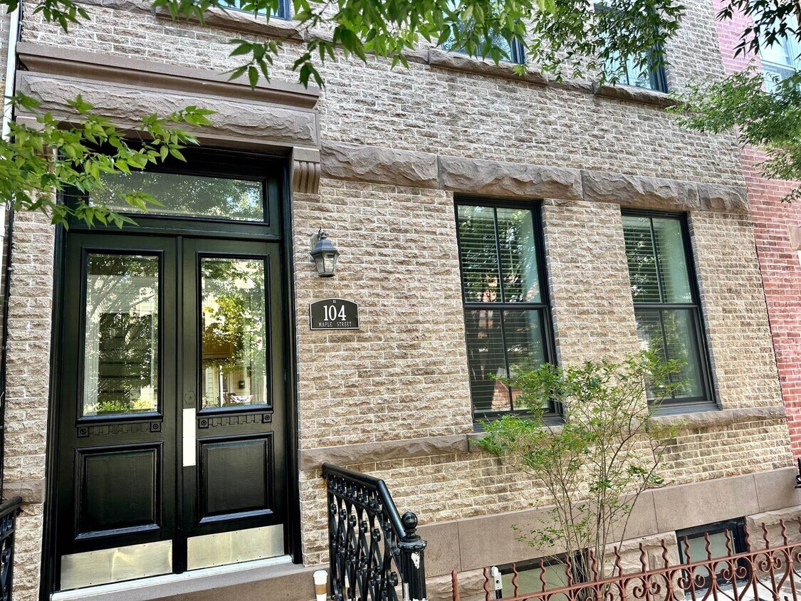 104 Maple St Unit 1, Weehawken, NJ 07086 Room for Rent in Weehawken