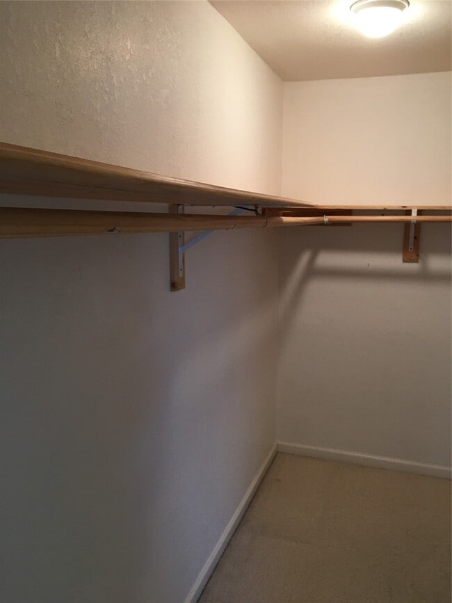 Building Photo - 10802 Heatherford Dr