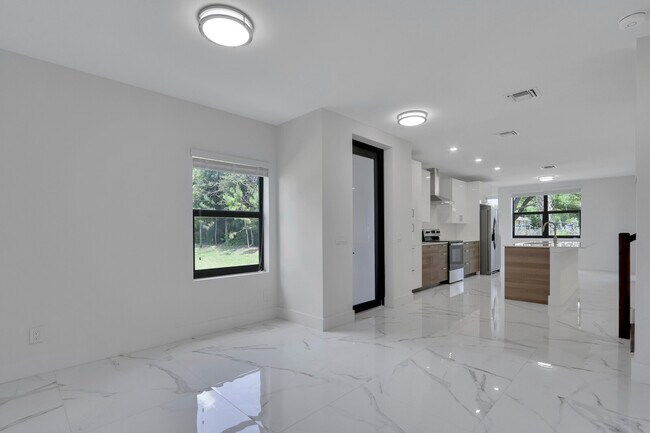 Building Photo - 406 Bella Sol Way
