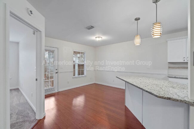 Building Photo - 911 Lauderhill Ln