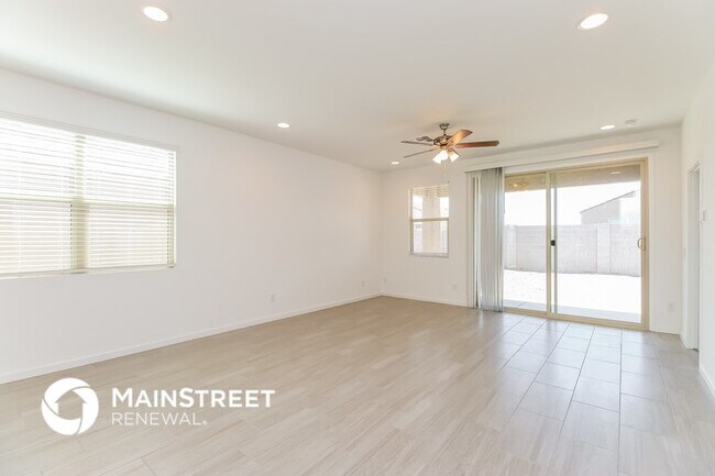 Foto del edificio - 3755 E Sandoval Dr