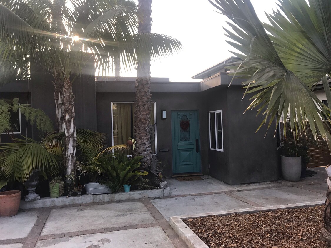 puerta principal - 1948 Valley Park Ave